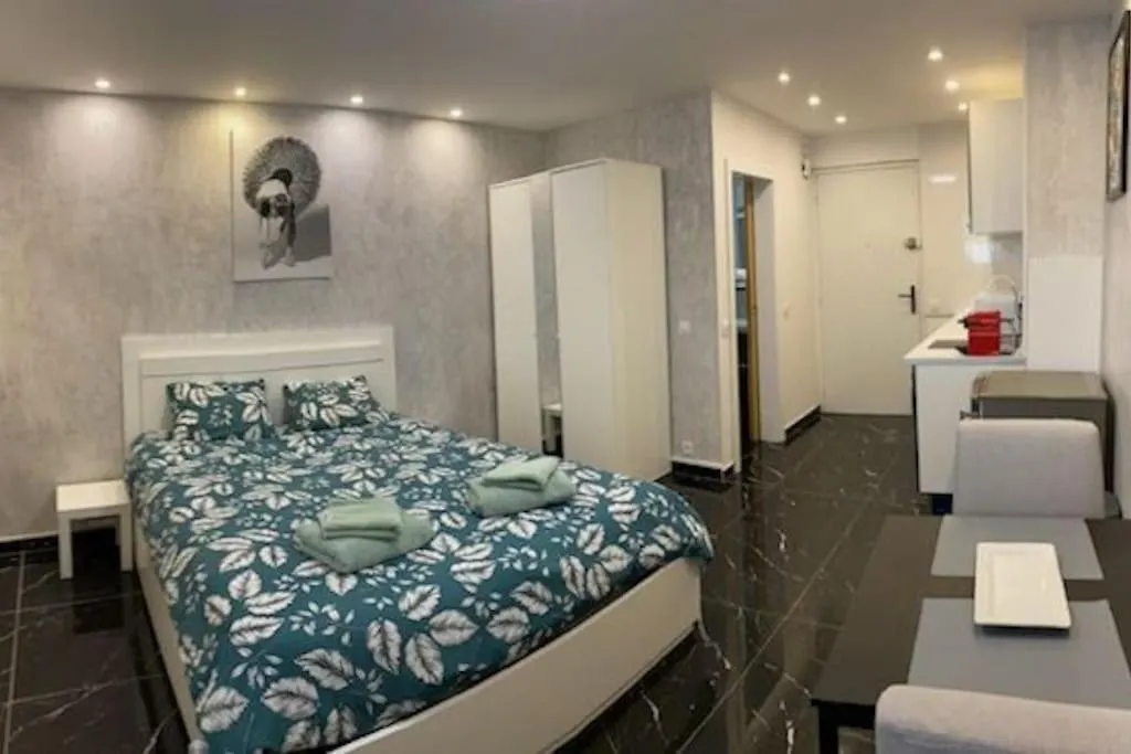 Studio Saint-Laurent-du-Var